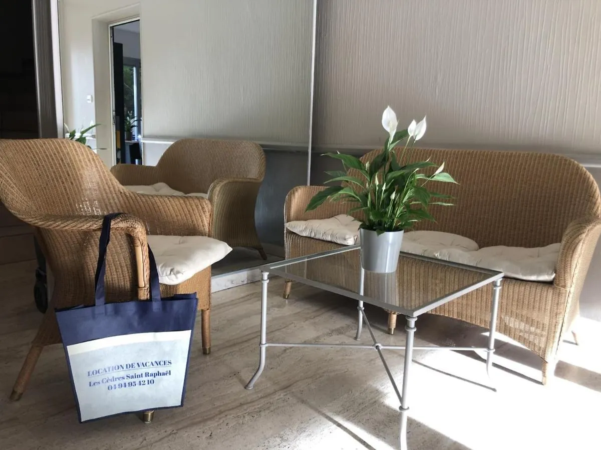 Apartment Studio Climatise 2/3 Pers - Proche Plage Et Commerces - Wifi Gratuit - Fr-1-466A-18 Saint-Raphael